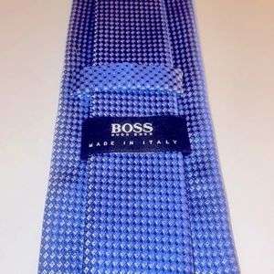 Boss Hugo Boss 100% Silk necktie tie blue, iridescent silver made in Italy